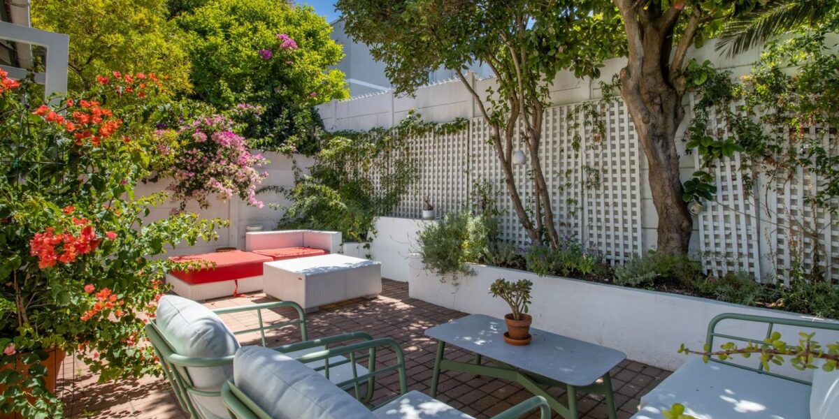 2 Bedroom House To Let in Wynberg Upper