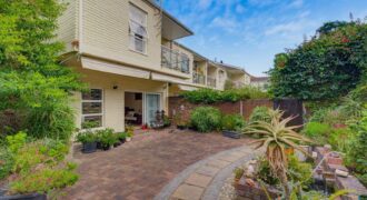 3 Bedroom Townhouse For Sale in Claremont Upper