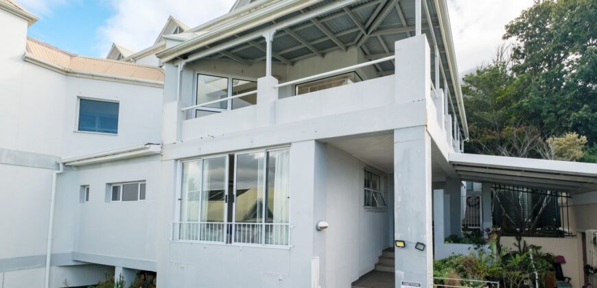 5 Bedroom House For Sale in Newlands