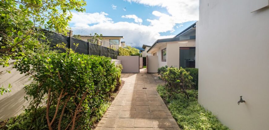 4 Bedroom House For Sale in Stonehurst Mountain Estate