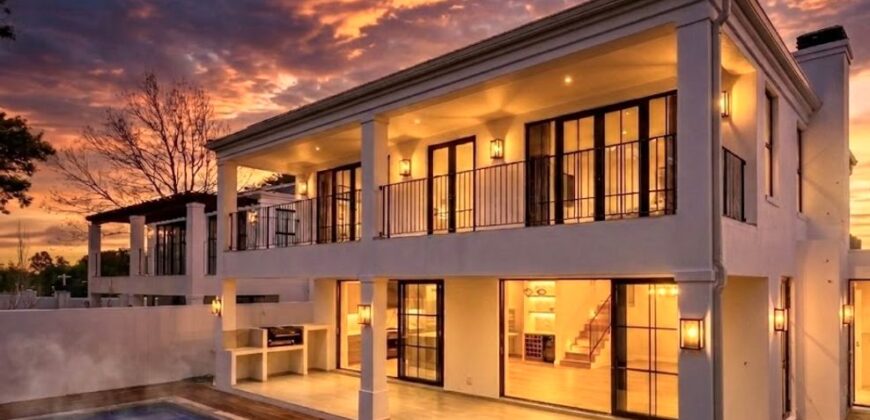 4 Bedroom House To Let in Constantia Vale