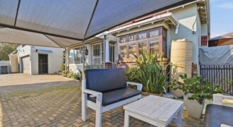 5 Bedroom House For Sale in Wynberg