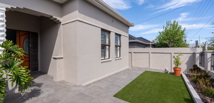3 Bedroom House For Sale in Wynberg Upper