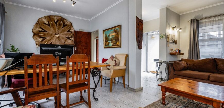 4 Bedroom House For Sale in Plumstead