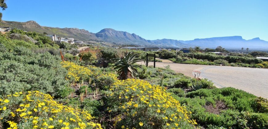 4 Bedroom House For Sale in Stonehurst Mountain Estate