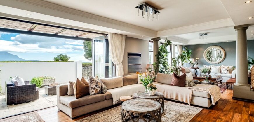 3 Bedroom House For Sale in Stonehurst Mountain Estate